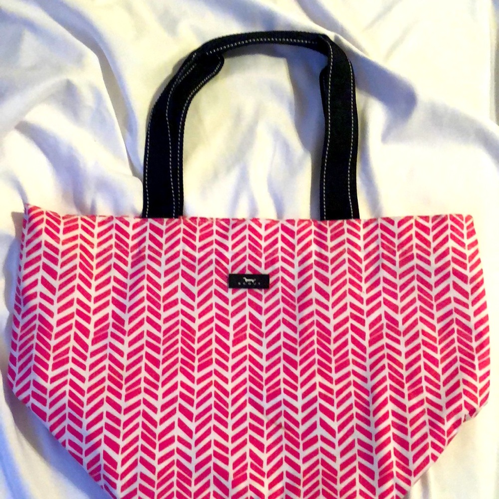 SCOUT Daytripper Zip-Top Tote – Cupid pattern